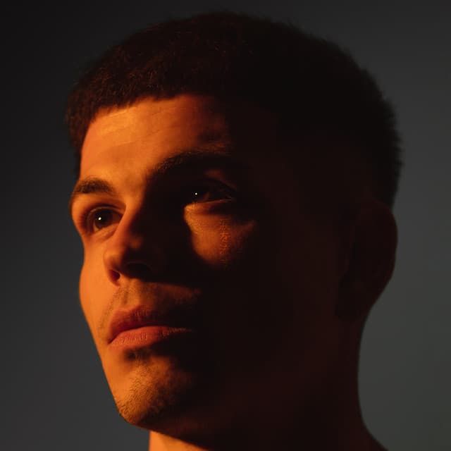 Lacrima (feat. Vegas Jones)