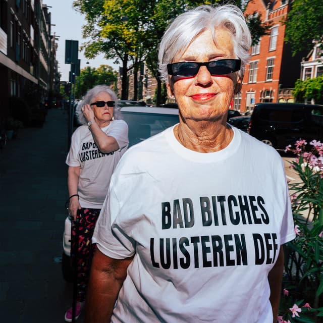 Bad Bitches Luisteren Def