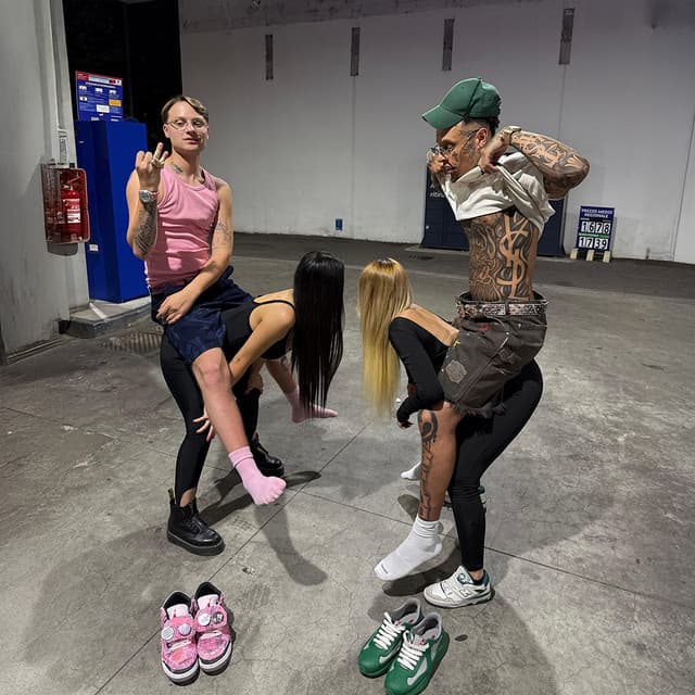 OUTFIT CHECK (feat. Diss Gacha)